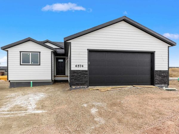 526 DENALI DR, Box Elder, SD 57719