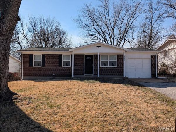 1516 Farmview Avenue , Spanish Lake, MO 63138