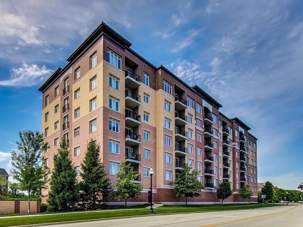 1199 E Port Clinton Road, Unit 701, Vernon Hills, IL 60061