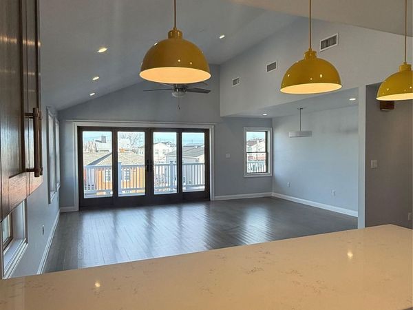 90 E Hudson Street , Long Beach, NY 11561