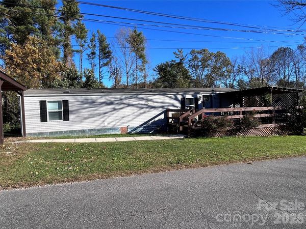 135 Phillips Road , Spruce Pine, NC 28777