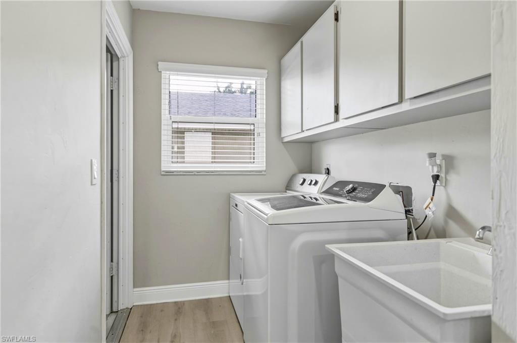 11883 King James Ct, Cape Coral, FL 33991 Photo