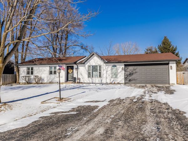 610 W WEGNER Road , McHenry, IL 60051