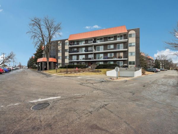 4949 Golf Road , Unit 308, Skokie, IL 60077