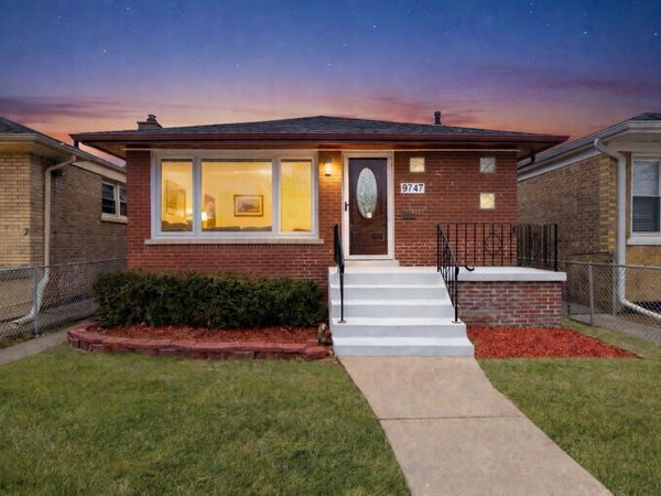 9747 S Harvard Avenue , Chicago, IL 60628