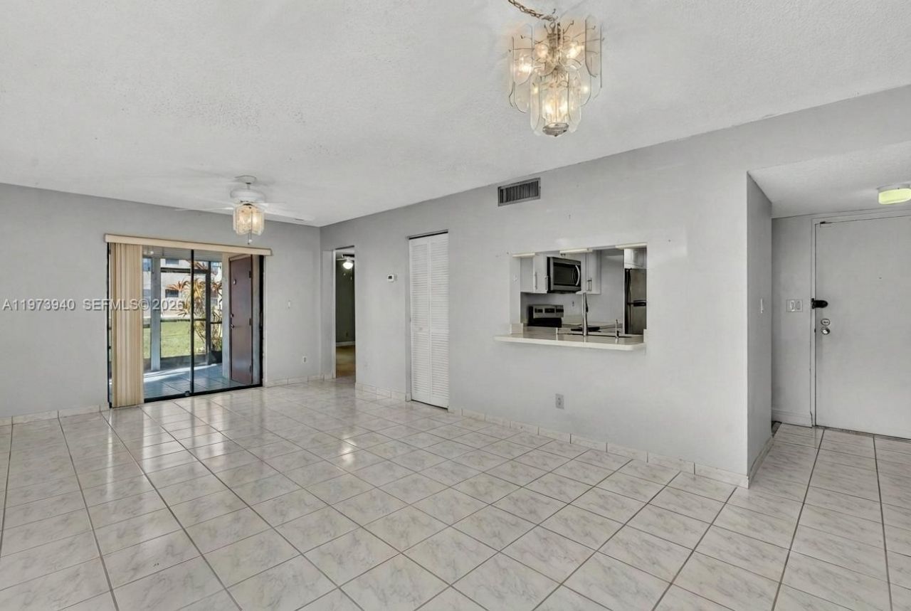 3252 Foxcroft Rd, Unit 102, Miramar, FL 33025 Photo