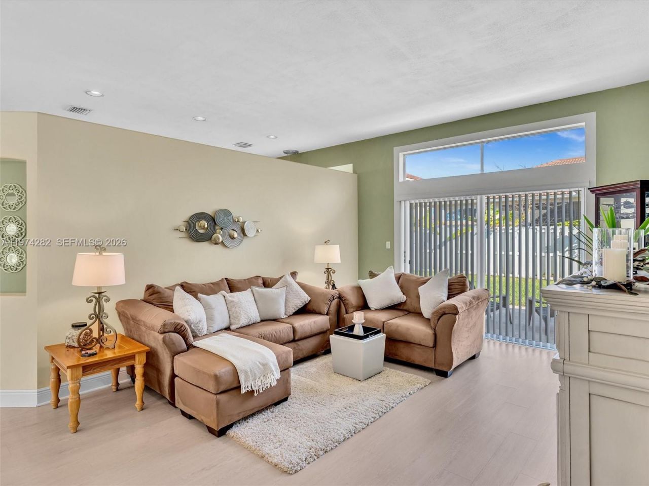 19033 NW 23rd Ct, Pembroke Pines, FL 33029 Photo