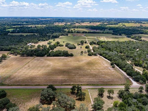 2210 Hermis RD , Schulenburg, TX 78956