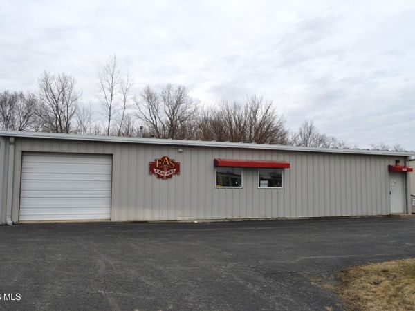 100 Stanford Parkway , Findlay, OH 45840