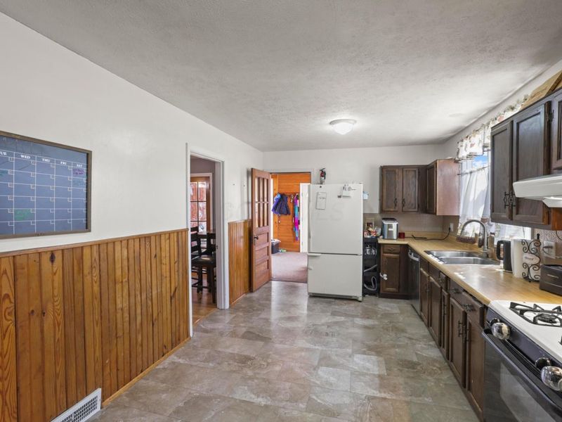 56 N High Street , Jackson, OH 45640 Photo 14