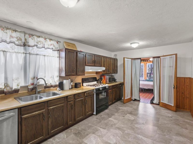 56 N High Street , Jackson, OH 45640 Photo 15