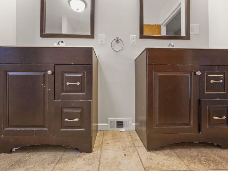 56 N High Street , Jackson, OH 45640 Photo 23