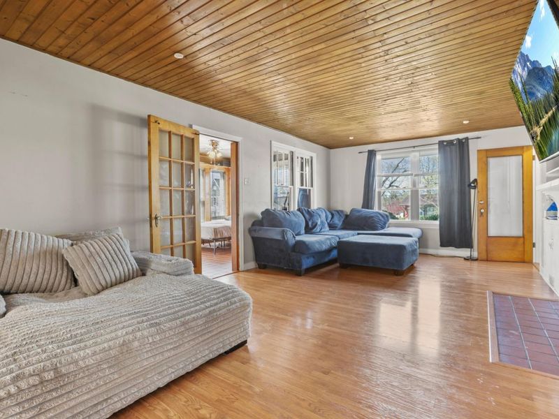 56 N High Street , Jackson, OH 45640 Photo 8