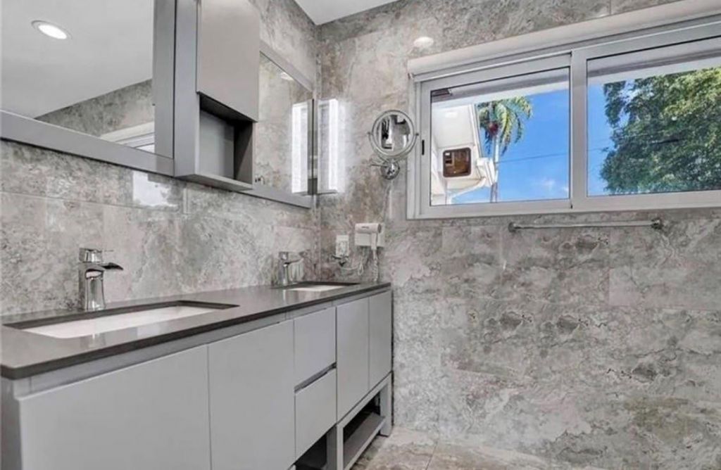 2830 NE 55th Street, Fort Lauderdale, FL 33308 Photo