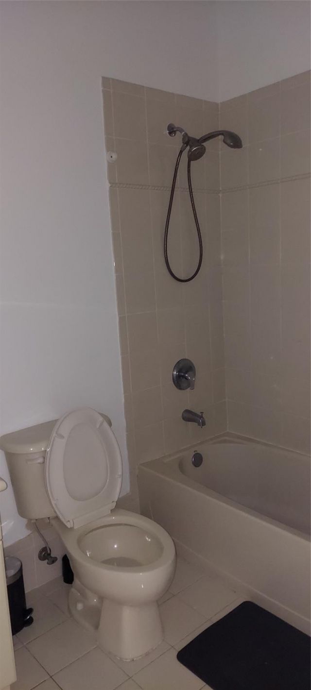 621 NW 78th Terrace, Unit 205, Pembroke Pines, FL 33024 Photo