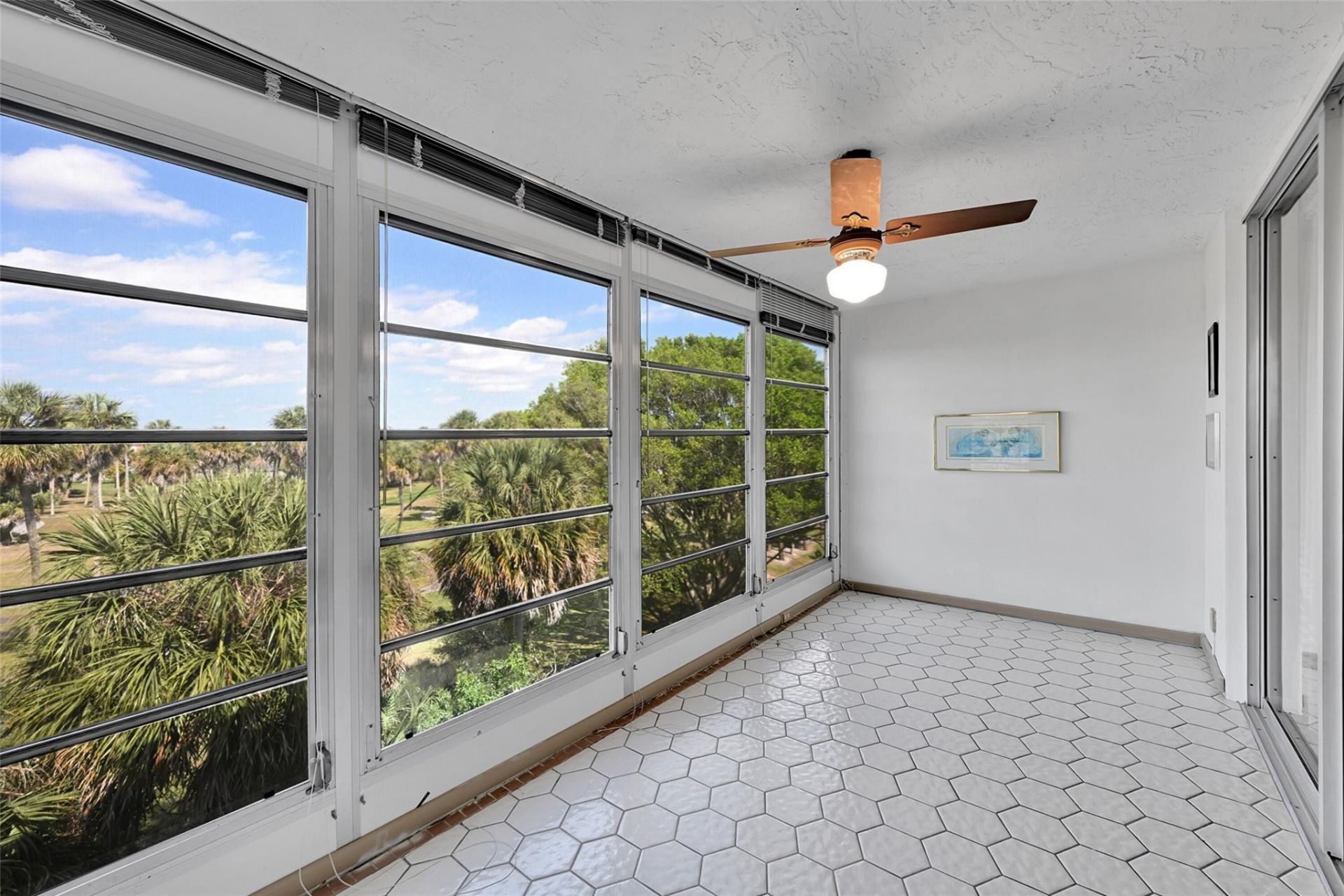 3960 Oaks Clubhouse Drive, Unit 407, Pompano Beach, FL 33069 Photo