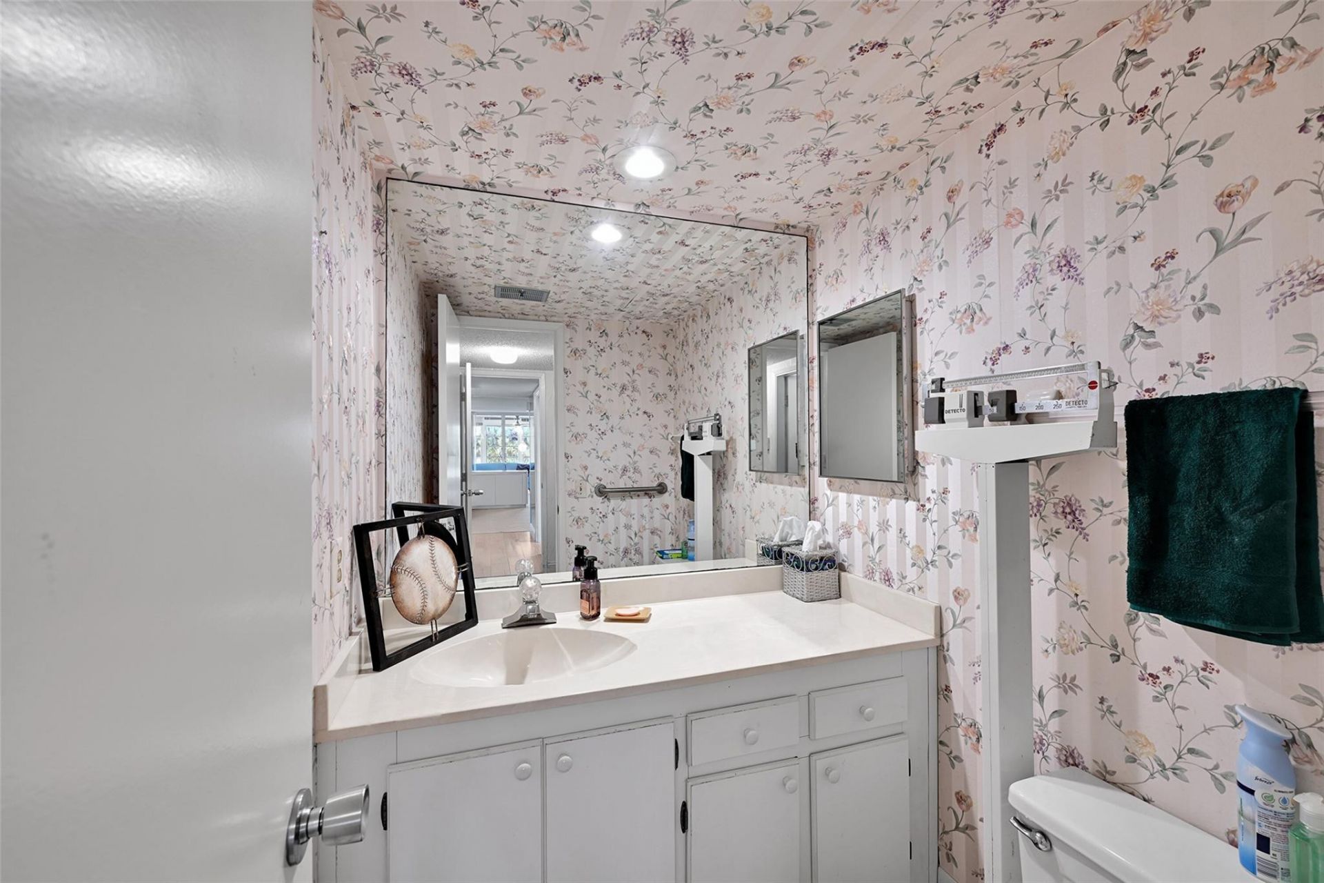 3960 Oaks Clubhouse Drive, Unit 407, Pompano Beach, FL 33069 Photo