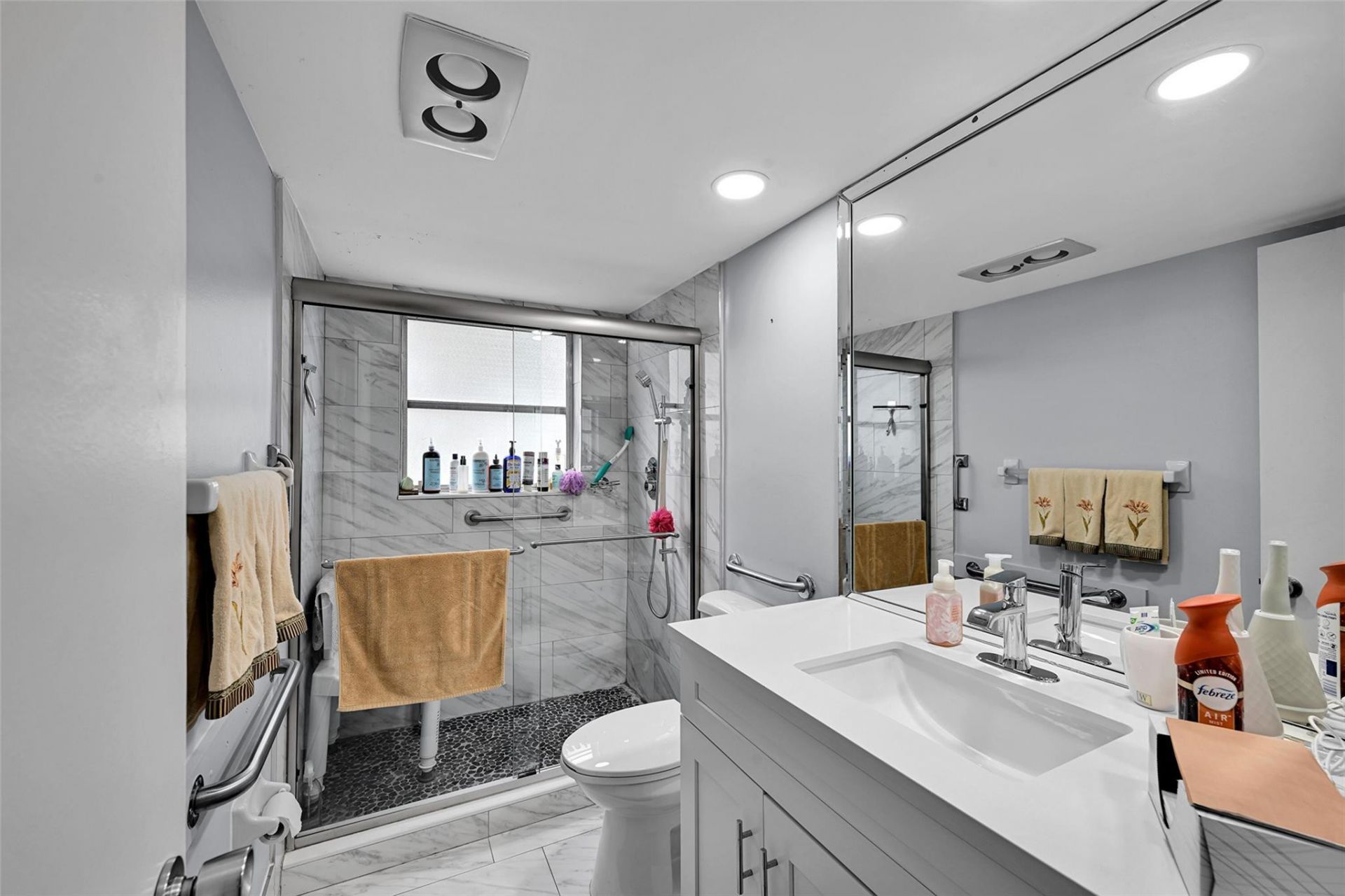 3960 Oaks Clubhouse Drive, Unit 407, Pompano Beach, FL 33069 Photo