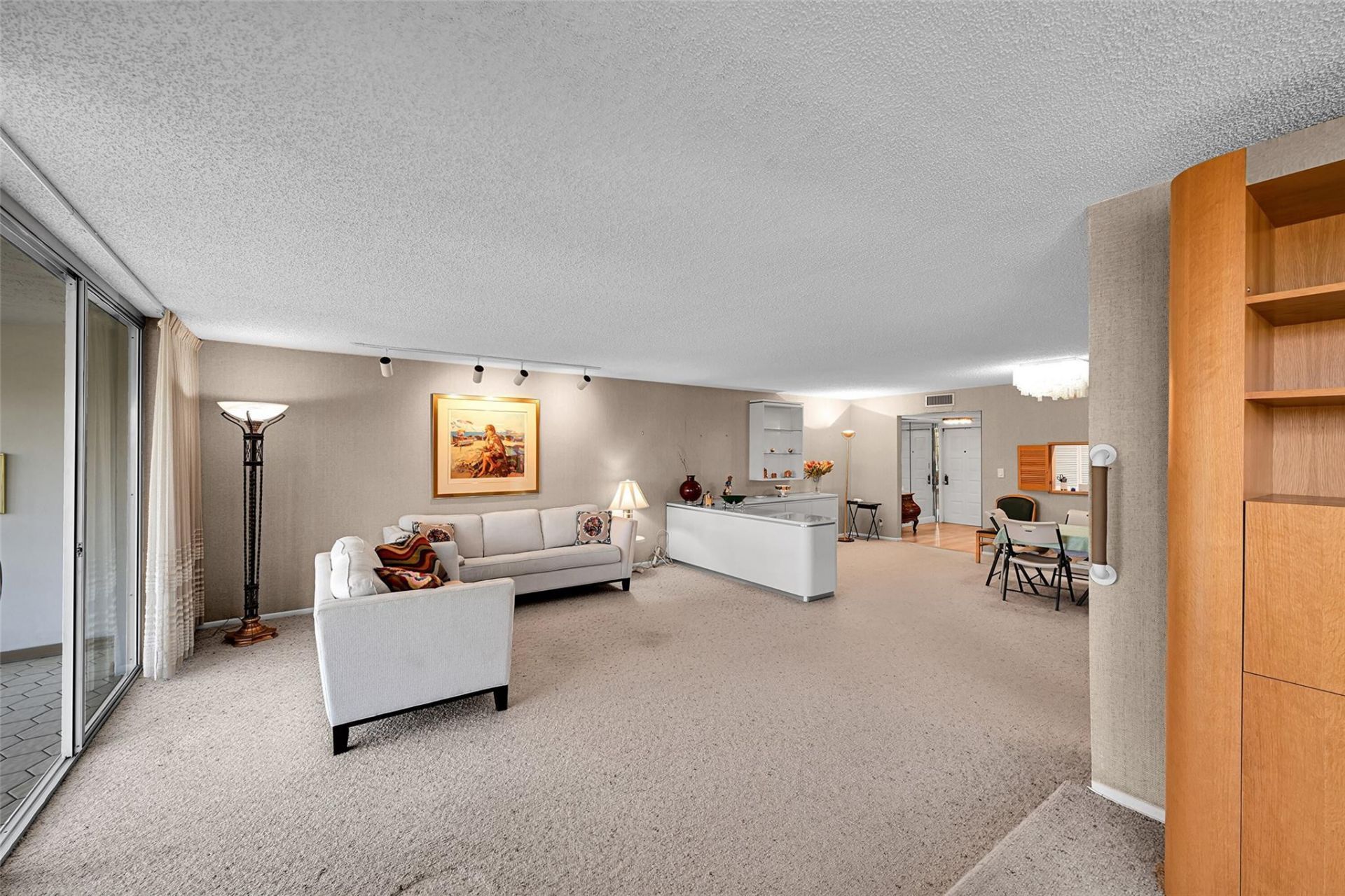 3960 Oaks Clubhouse Drive, Unit 407, Pompano Beach, FL 33069 Photo