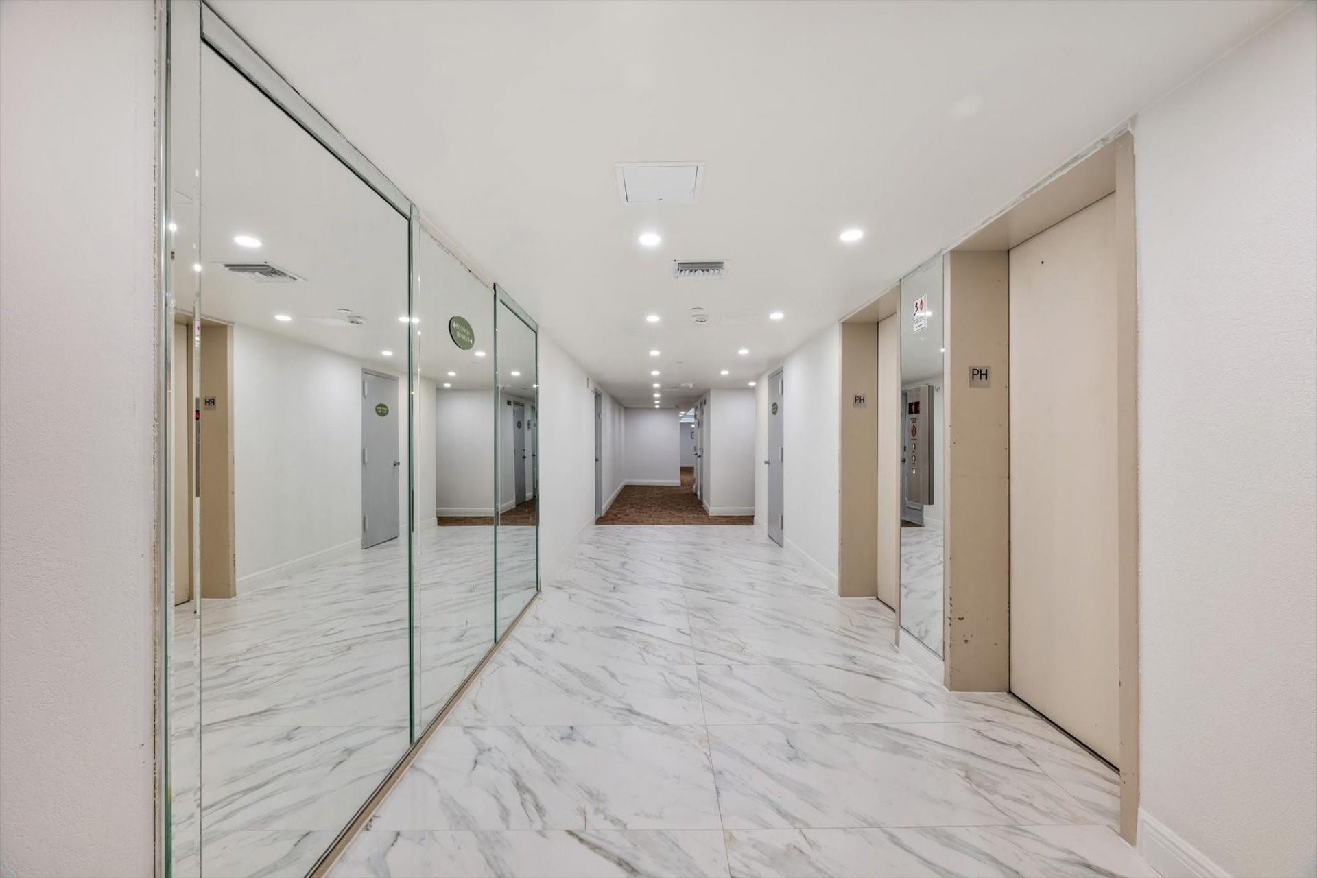 2017 S Ocean Drive, Unit PH1, Hallandale Beach, FL 33009 Photo