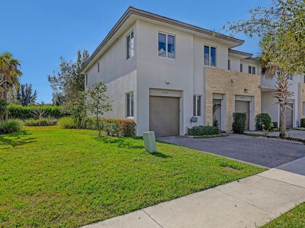 1010 Pioneer Way, Royal Palm Beach, FL 33411
