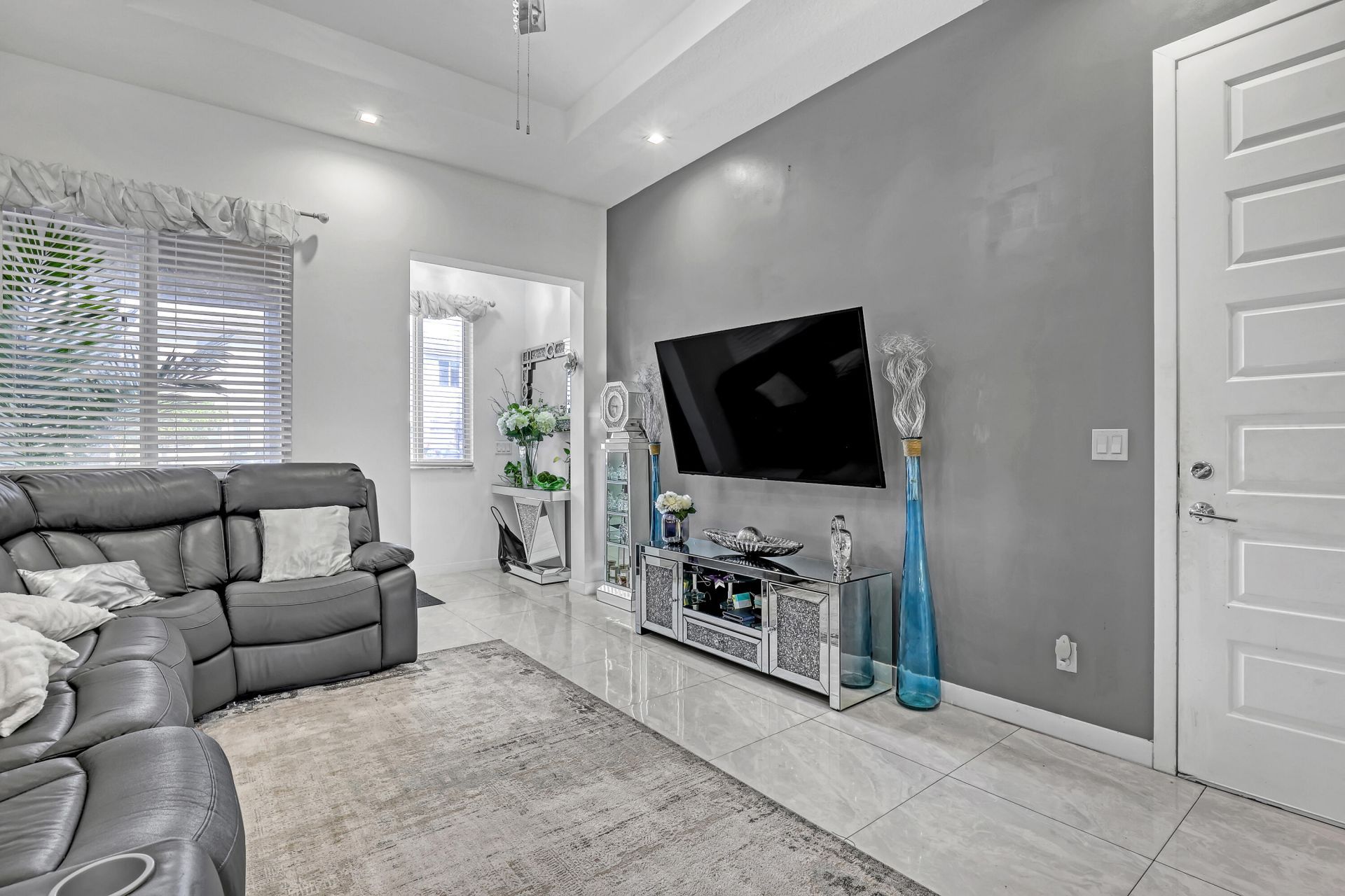 1010 Pioneer Way, Royal Palm Beach, FL 33411 Photo