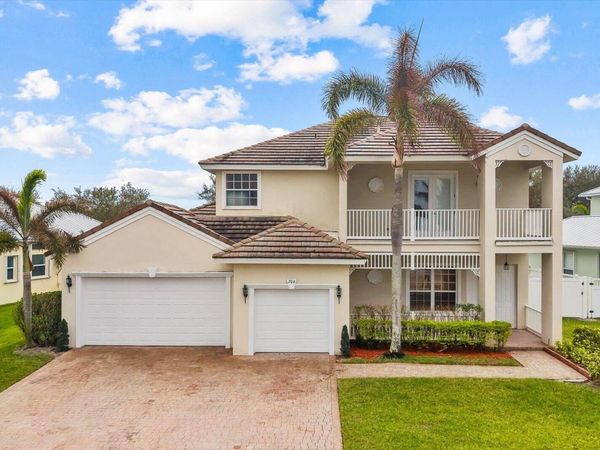 206 NW Magnolia Lakes Boulevard, Port St. Lucie, FL 34986