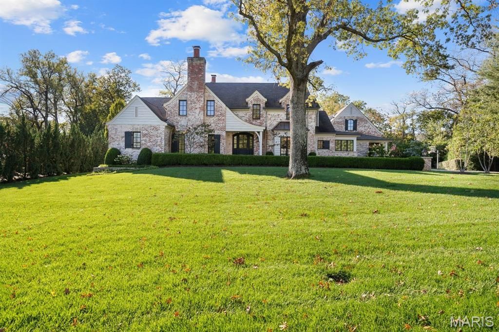 12 Ladue Manor, Ladue, MO 63124 Main Photo