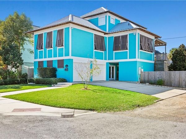 223 W MAPLE RIDGE Drive, Metairie, LA 70001