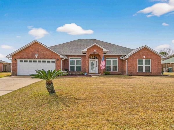 2230 Dovefield Dr, Pensacola, FL 32534