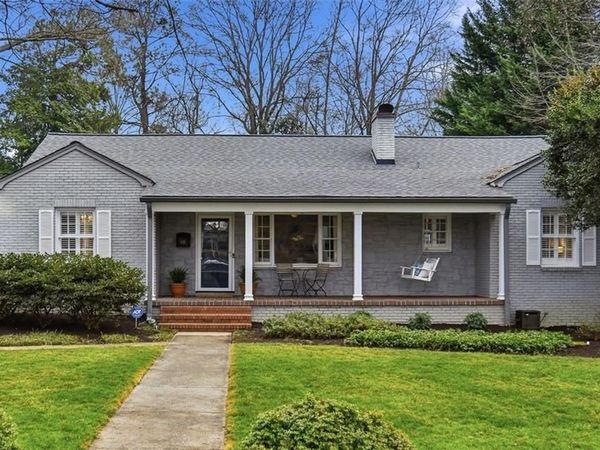 925 Oaklawn Avenue , Winston-Salem, NC 27104