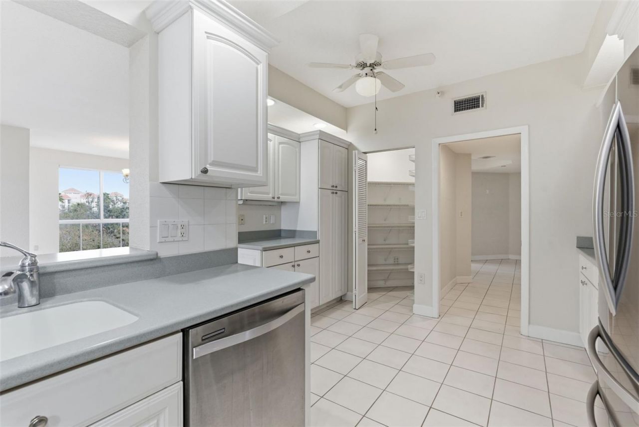 4750 Dolphin Cay Lane S, Unit 408, Saint Petersburg, FL 33711 Photo