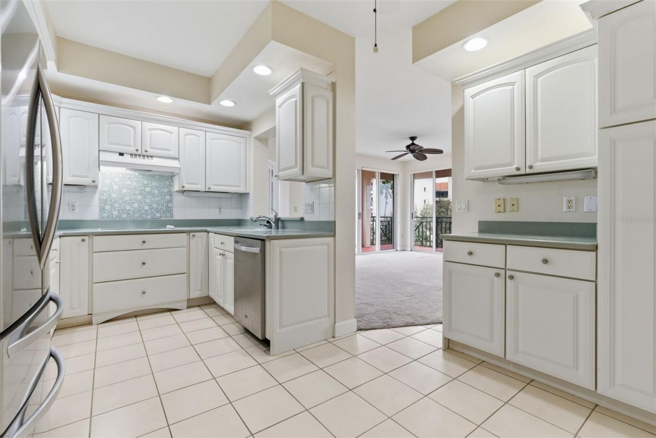 4750 Dolphin Cay Lane S, Unit 408, Saint Petersburg, FL 33711 Photo