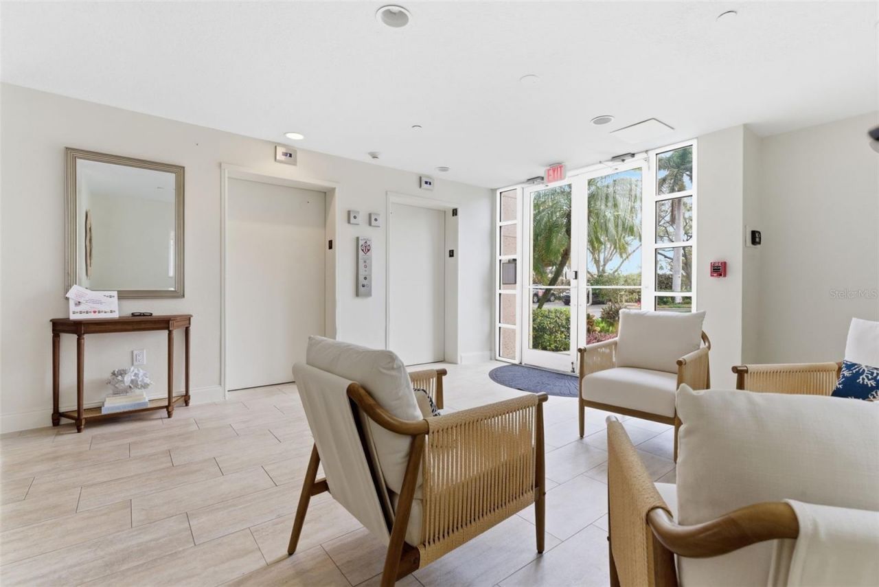 4750 Dolphin Cay Lane S, Unit 408, Saint Petersburg, FL 33711 Photo