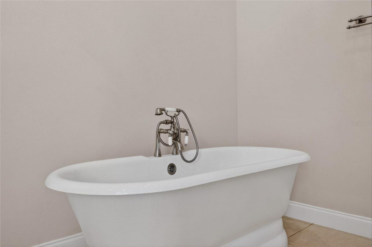 2128 Lake Ariana Boulevard, Auburndale, FL 33823 Photo