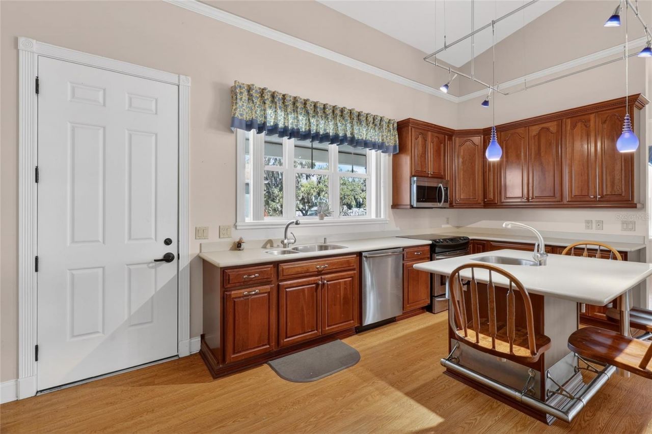 2128 Lake Ariana Boulevard, Auburndale, FL 33823 Photo