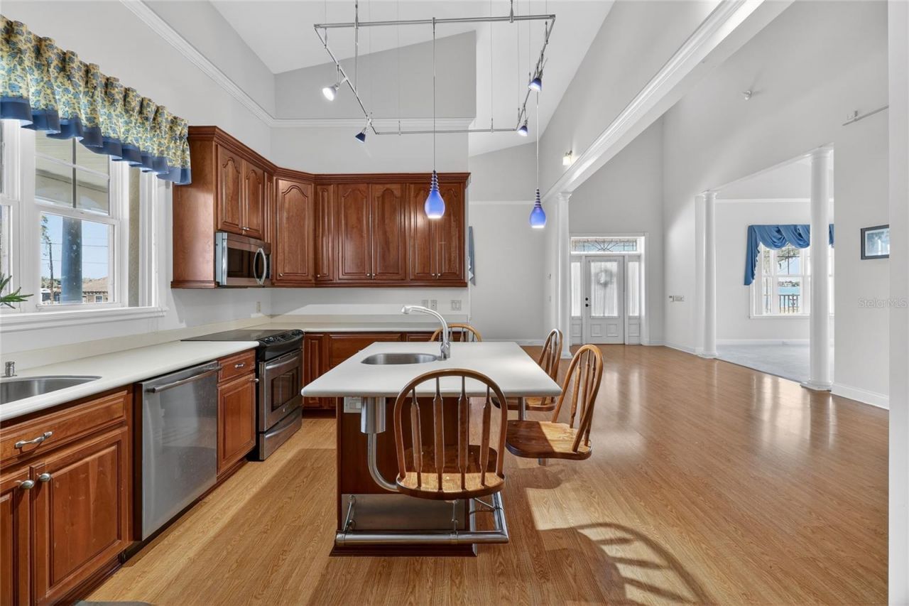 2128 Lake Ariana Boulevard, Auburndale, FL 33823 Photo