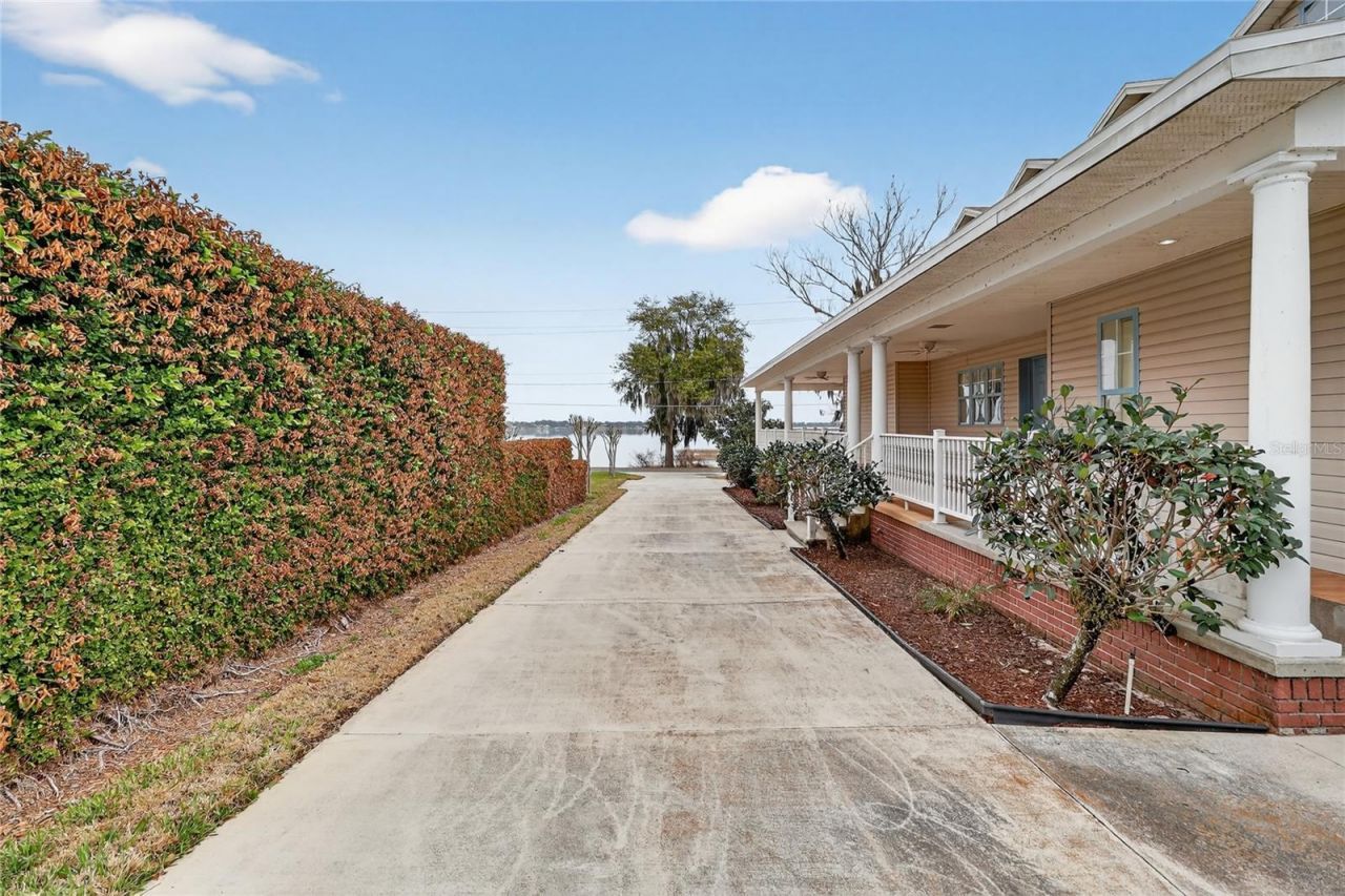 2128 Lake Ariana Boulevard, Auburndale, FL 33823 Photo