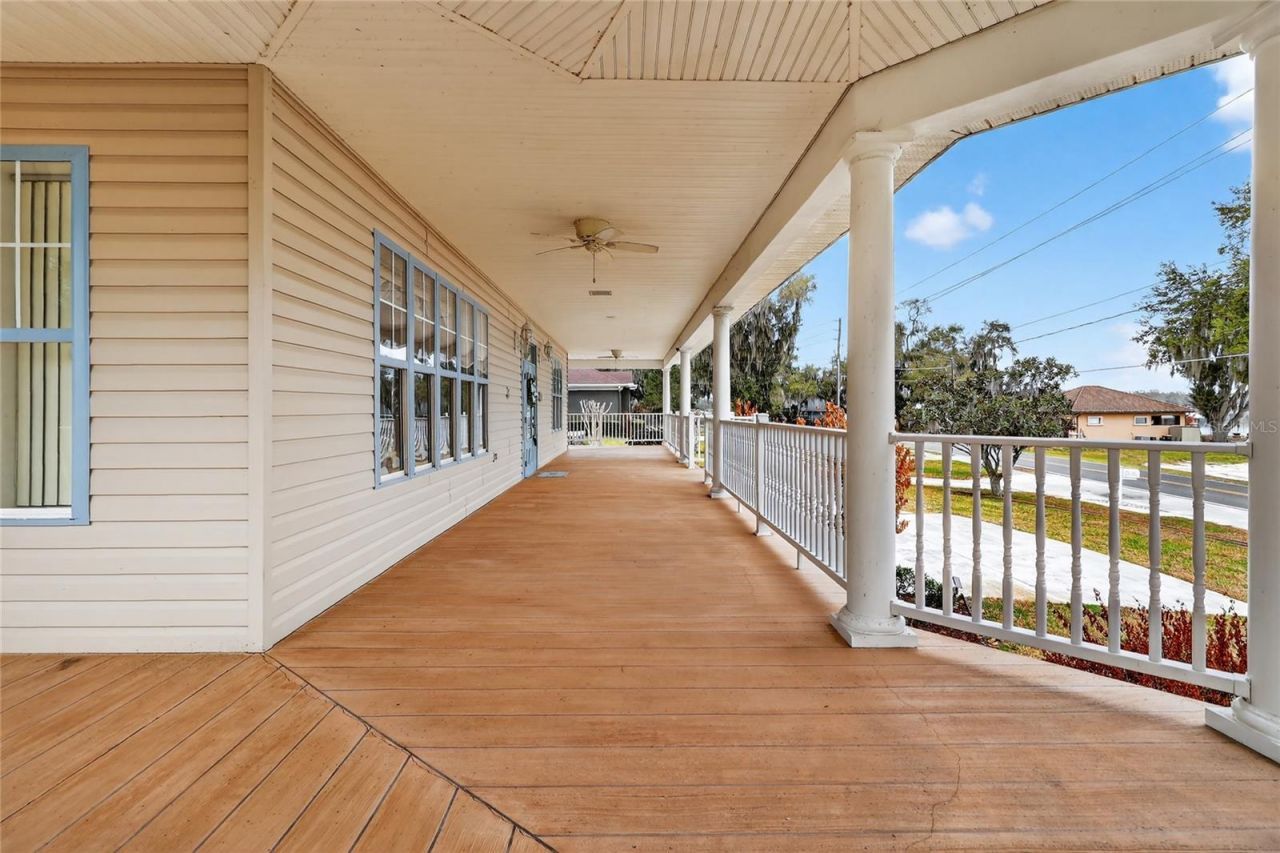 2128 Lake Ariana Boulevard, Auburndale, FL 33823 Photo