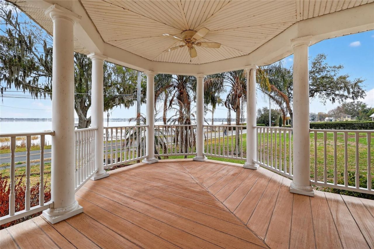 2128 Lake Ariana Boulevard, Auburndale, FL 33823 Photo