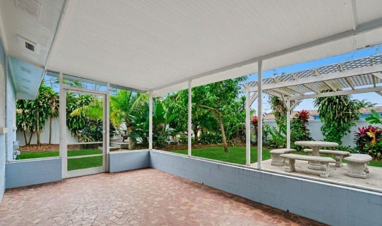 8958 110th Street , Seminole, FL 33772 Photo