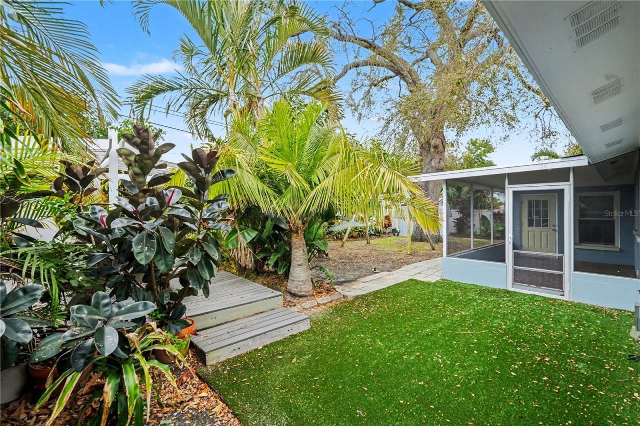 8958 110th Street , Seminole, FL 33772 Photo