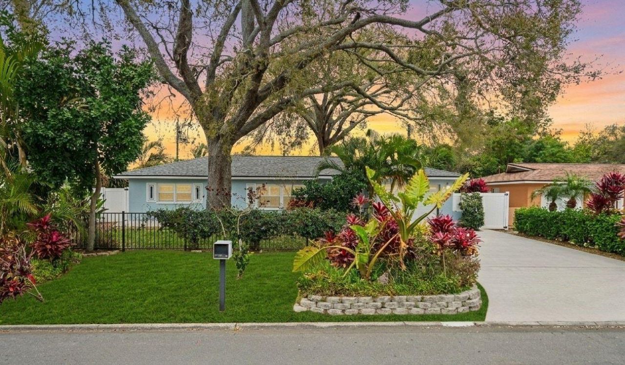 8958 110th Street , Seminole, FL 33772 Photo