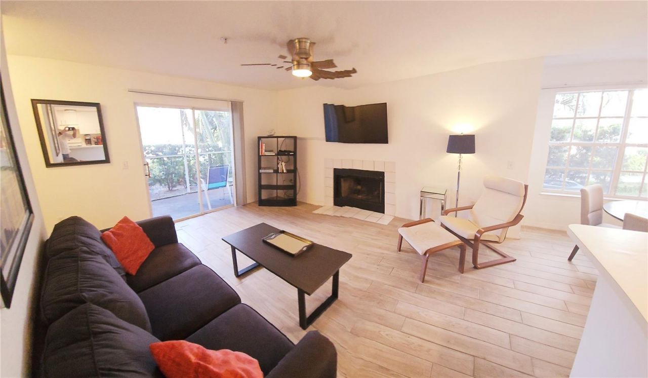 850 S Tamiami Trail , Unit 704, Sarasota, FL 34236 Photo