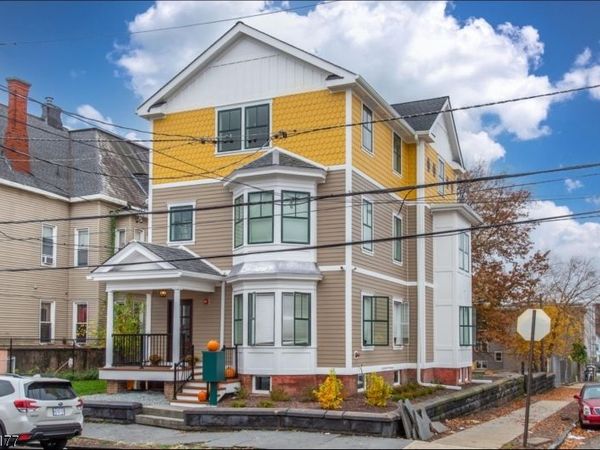 84 Auburn St, Paterson, NJ 07501