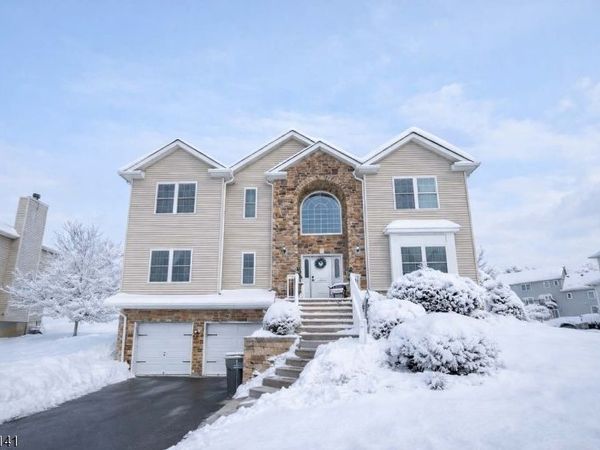 6 Jacob Way, Lopatcong, NJ 08865