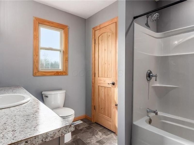 8160 Butcher Knife Road, Roseville, OH 43777 Photo 18