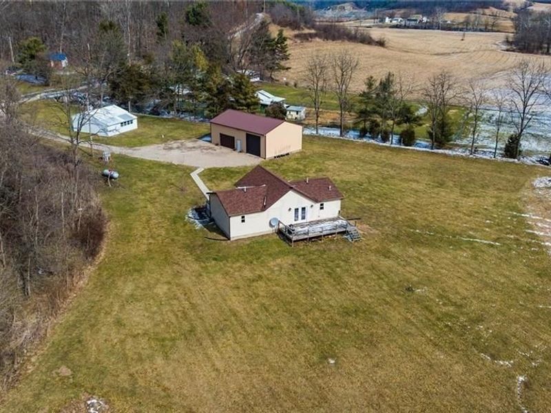 8160 Butcher Knife Road, Roseville, OH 43777 Photo 2