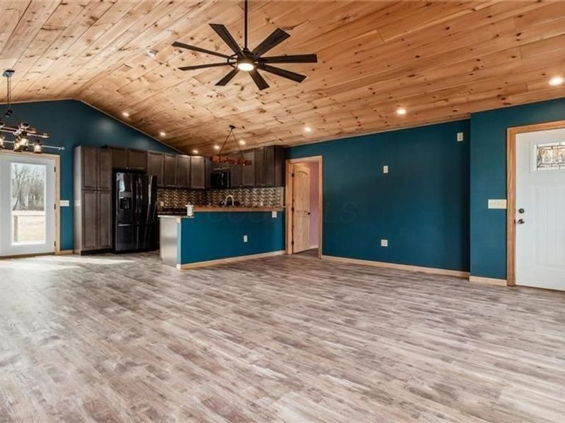 8160 Butcher Knife Road, Roseville, OH 43777 Photo 7