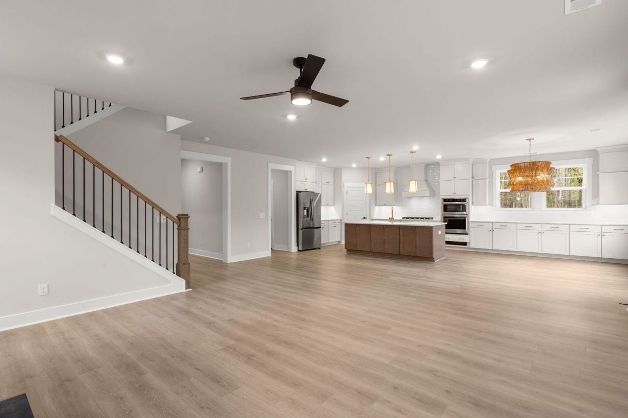 1289 Hamlin Road Photo 12